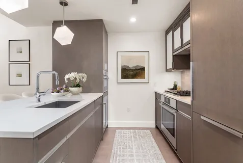 $785,000 | 100 Lovejoy Wharf, Unit 5N, Boston, MA 02114