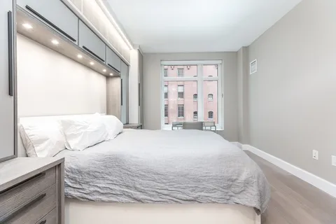 $785,000 | 100 Lovejoy Wharf, Unit 5N, Boston, MA 02114