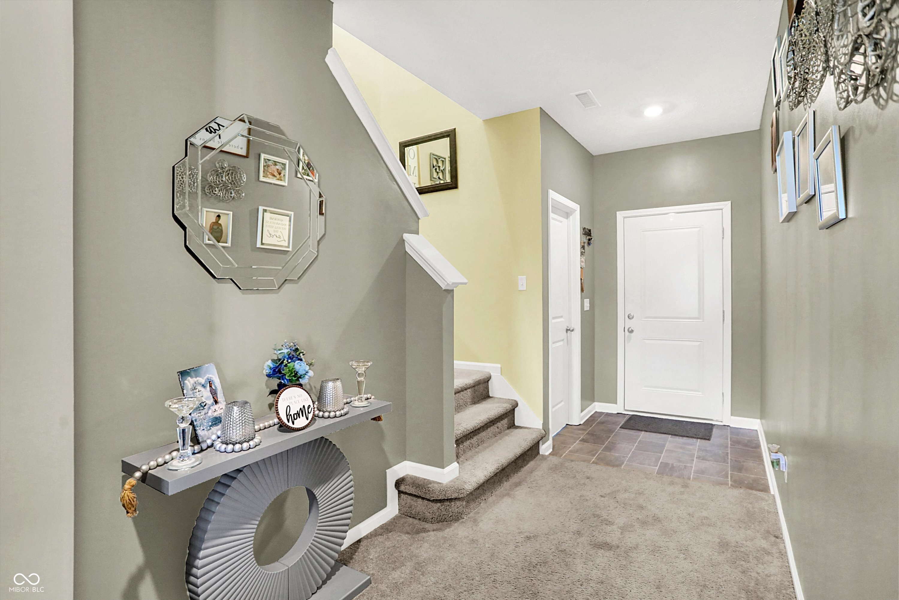 4061 Sedgewick Lane Columbus, IN 47201 - Photo 2 of 26