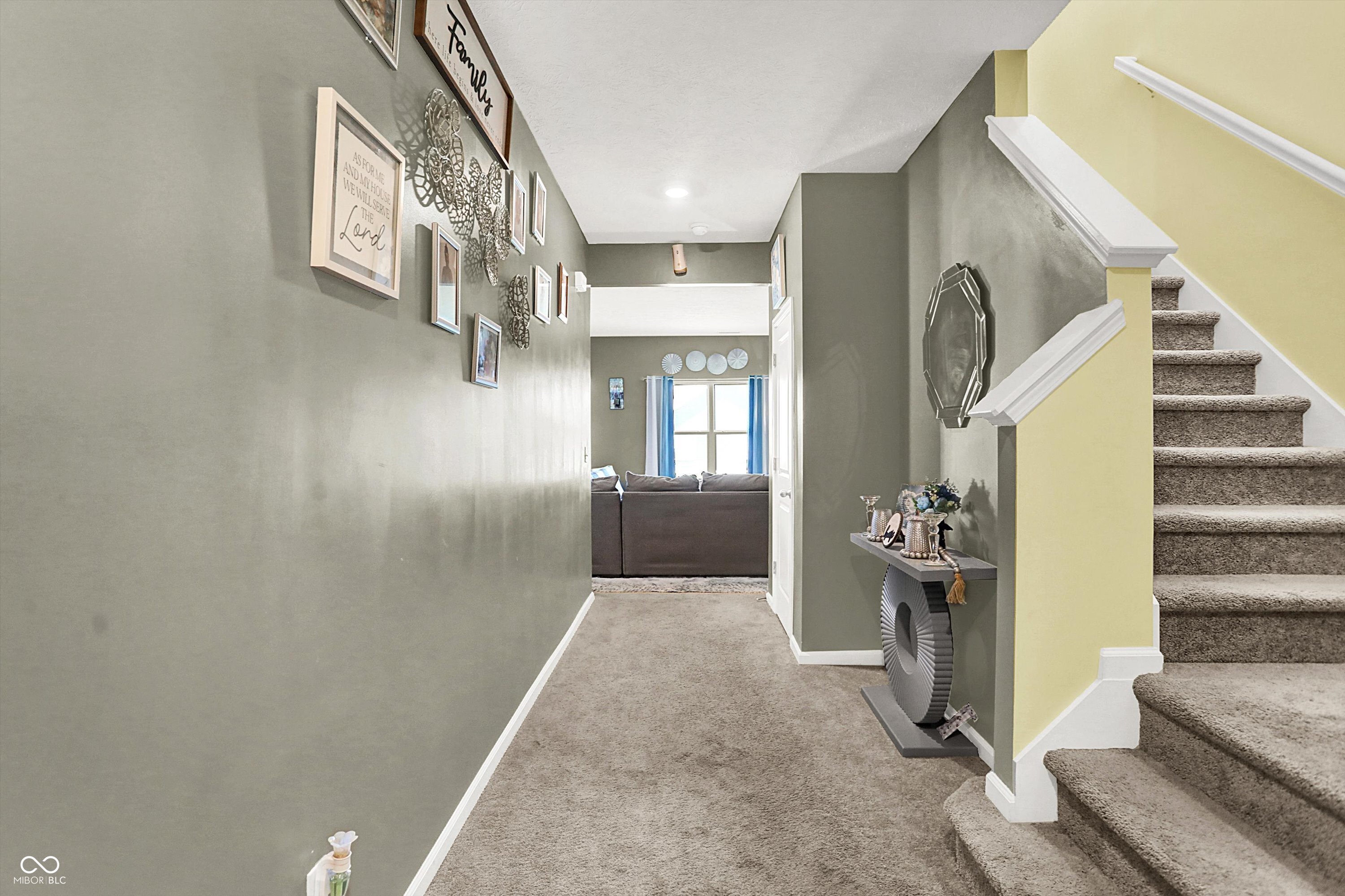 4061 Sedgewick Lane Columbus, IN 47201 - Photo 3 of 26