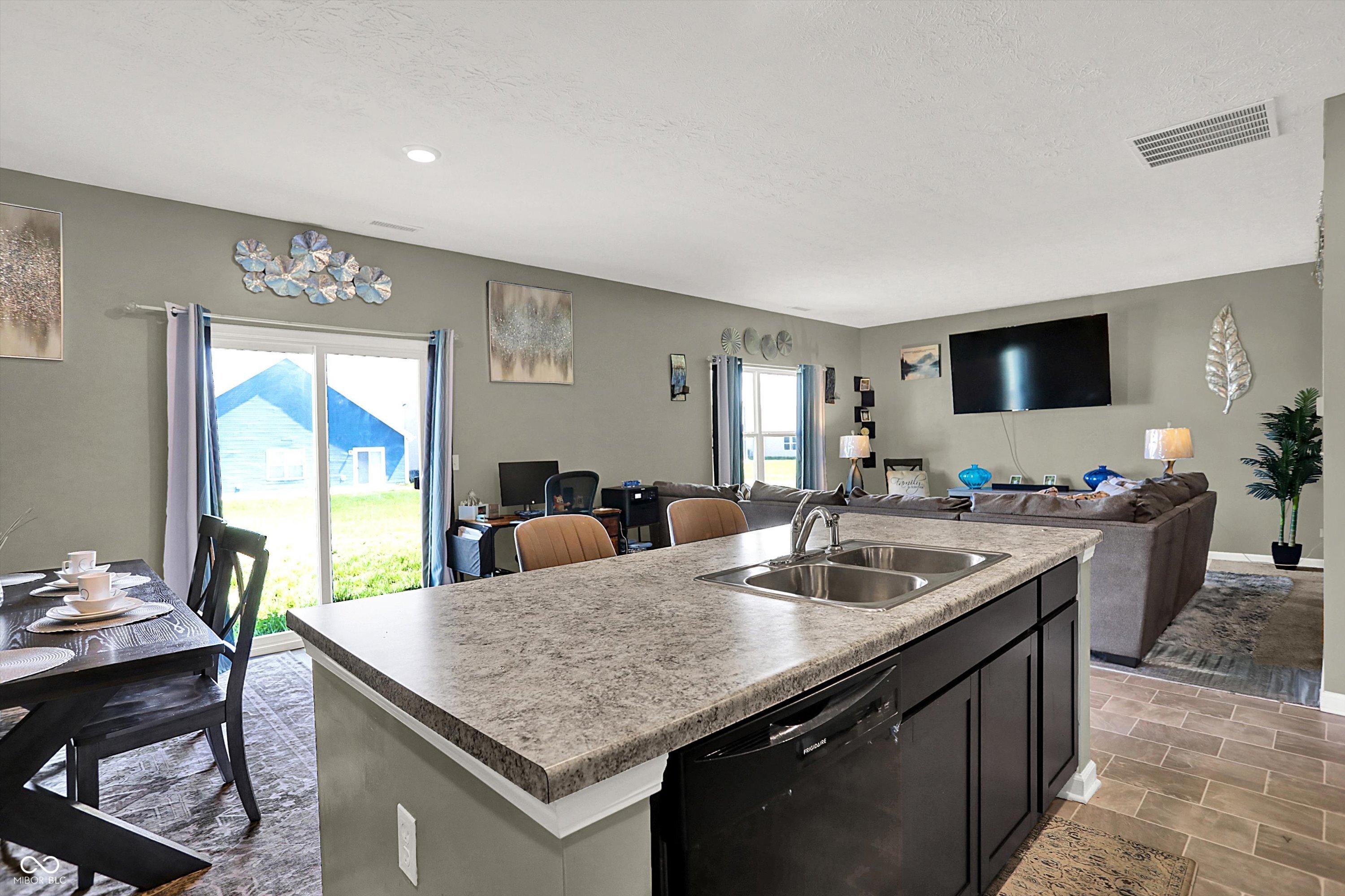 4061 Sedgewick Lane Columbus, IN 47201 - Photo 8 of 26
