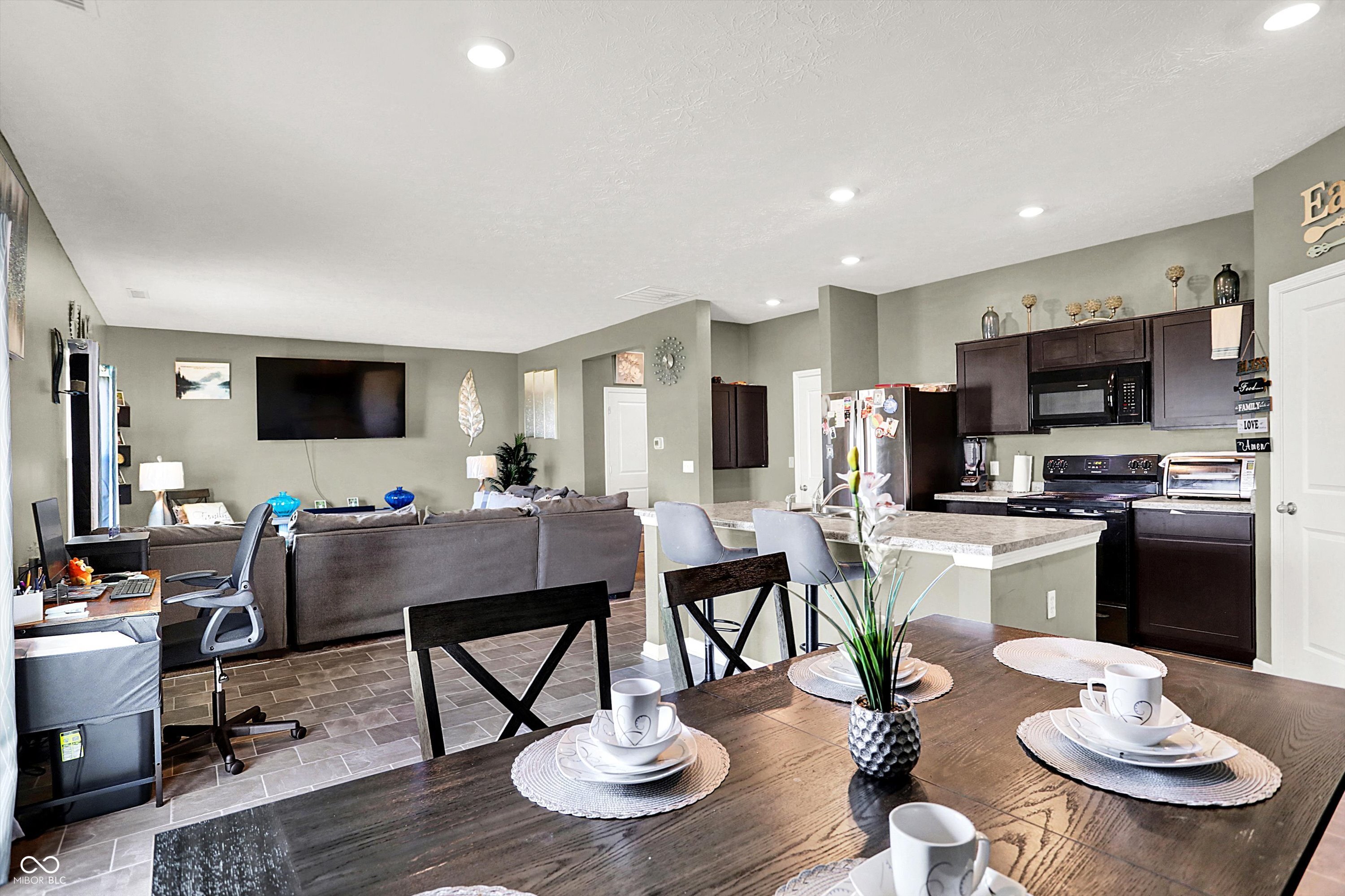 4061 Sedgewick Lane Columbus, IN 47201 - Photo 10 of 26