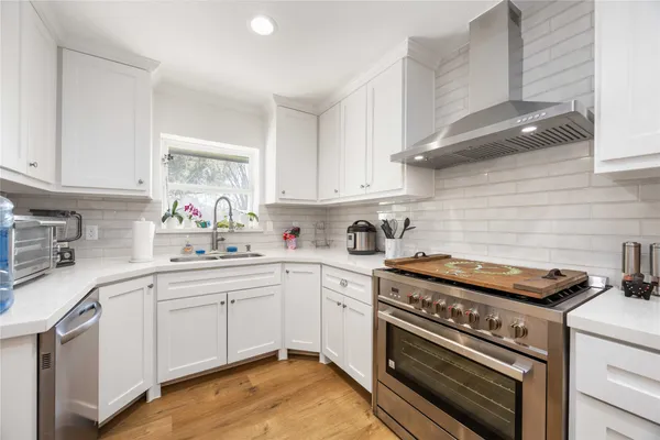 $3,500 | 2011 De Milo Drive, Houston, TX 77018