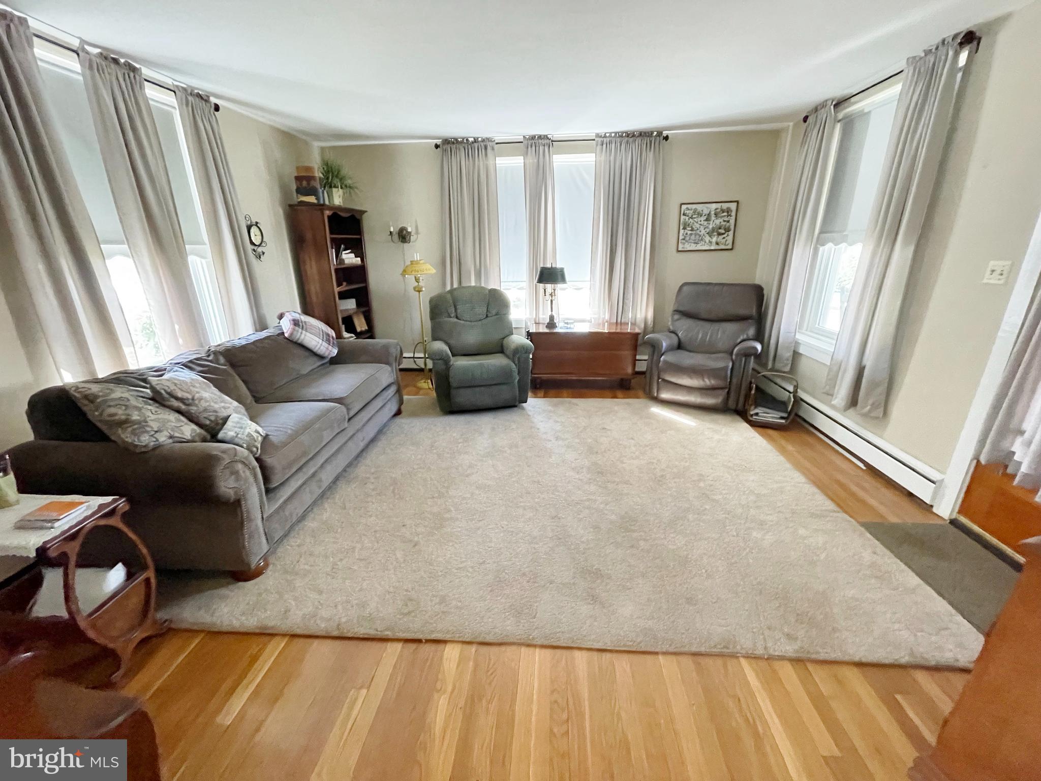 105 Pearl Street Rising Sun, MD 21911 - Photo 5 of 31 BRIGHT & CHEERFUL LIVING ROOM