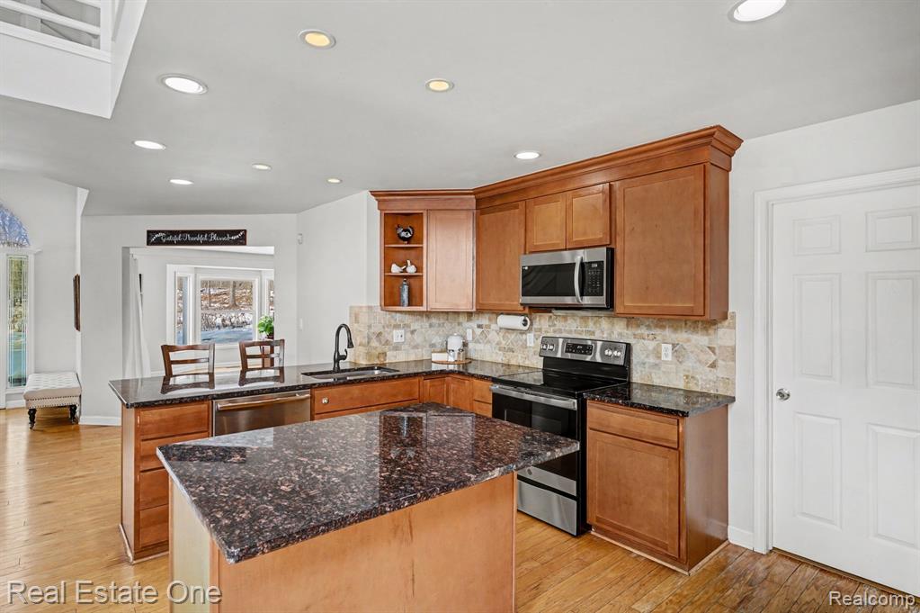 18403 Taylor Lake Road Holly, MI 48442 - Photo 10 of 53 Gallery Image 10