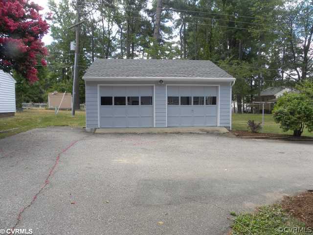 8201 Chamberlayne Road Richmond, VA 23227 - Photo 10 of 12 Parking Lot/Garage - Lots of paved parking. Garag