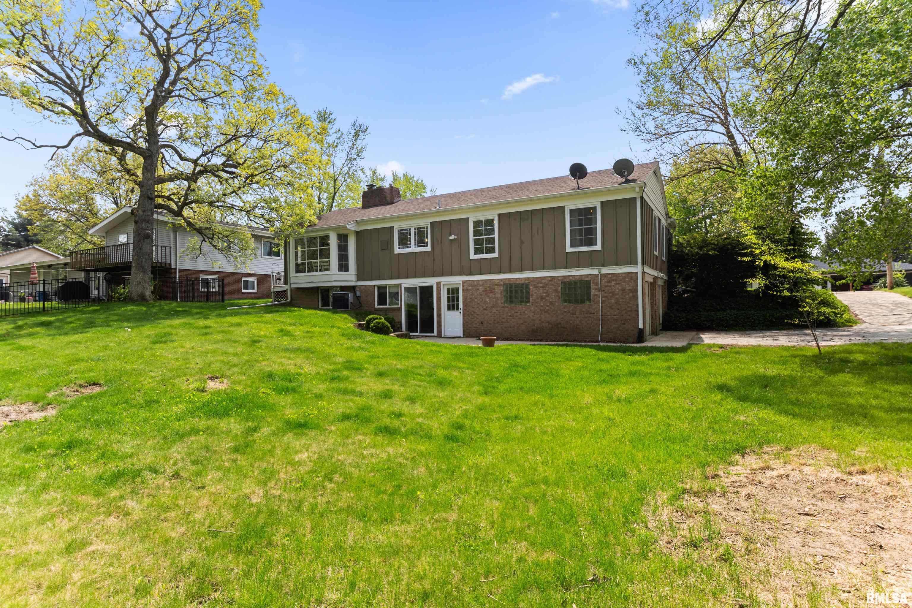 9332 North Pine Tree Road Peoria, IL 61615 - Photo 5 of 36 Gallery Image 5