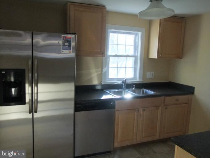 3923 Findley Road Woodbridge, VA 22193 - Photo 13 of 15 Kitchen
