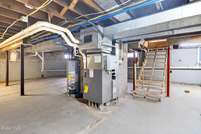 $399,800 | 2965 Hillcrest Road, Niskayuna, NY 12309