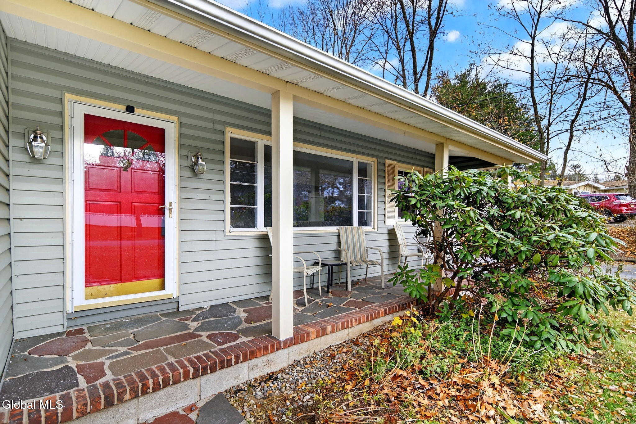 2965 Hillcrest Road Niskayuna, NY 12309 - Photo 2 of 25 2-web-or-mls-DSC08119