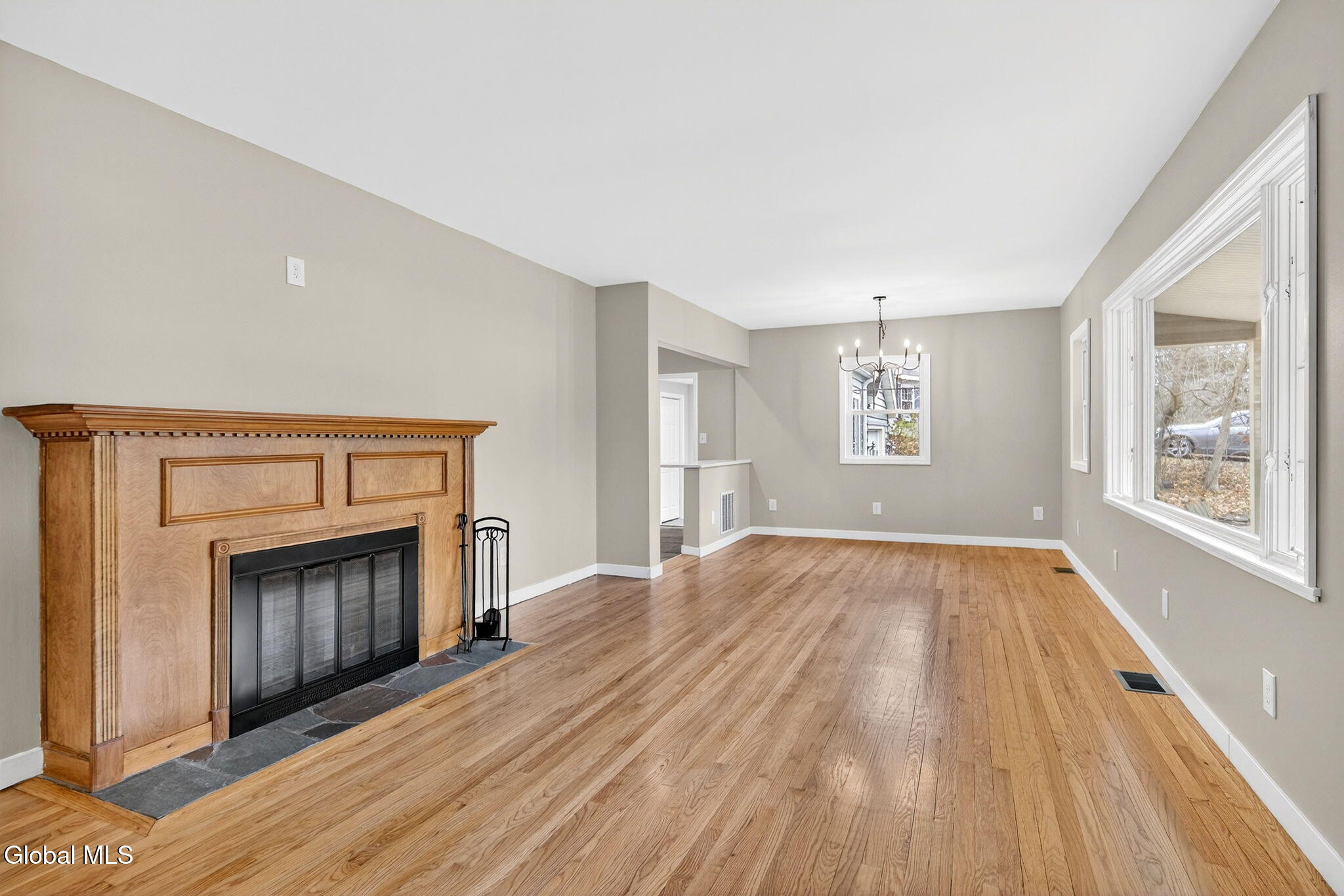 2965 Hillcrest Road Niskayuna, NY 12309 - Photo 4 of 25 4-web-or-mls-DSC07892