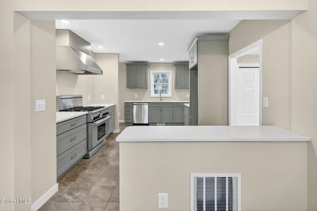 $399,800 | 2965 Hillcrest Road, Niskayuna, NY 12309