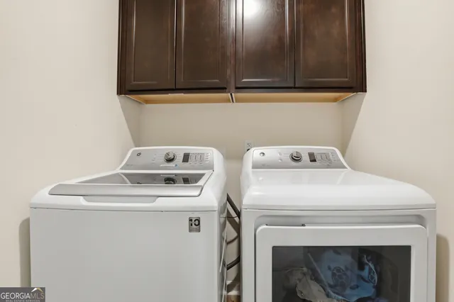 a house view with a outdoor space