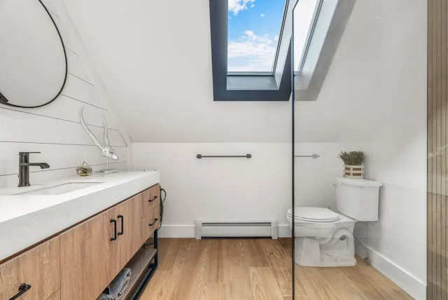 $649,000 | 33 Comikev Lane, Winterport, ME 04496