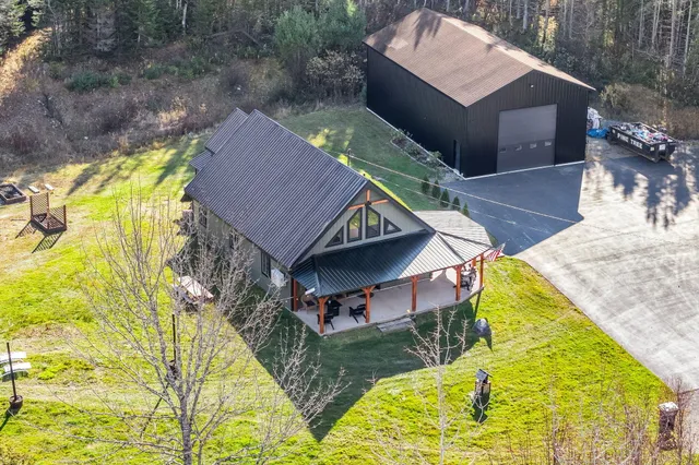 $649,000 | 33 Comikev Lane, Winterport, ME 04496