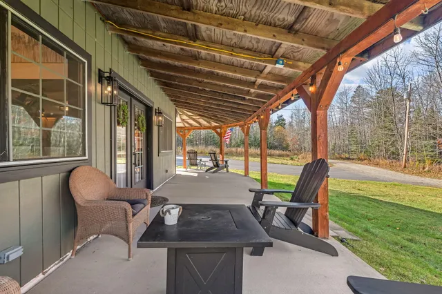 $649,000 | 33 Comikev Lane, Winterport, ME 04496