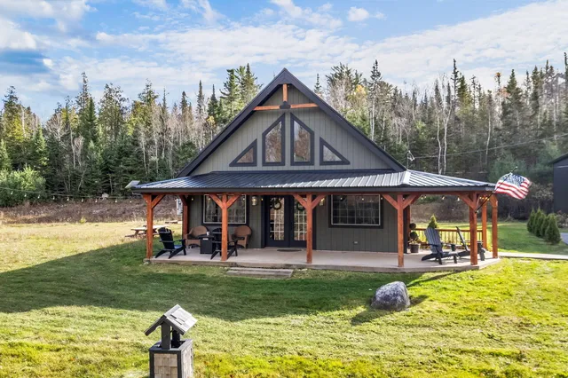 $649,000 | 33 Comikev Lane, Winterport, ME 04496