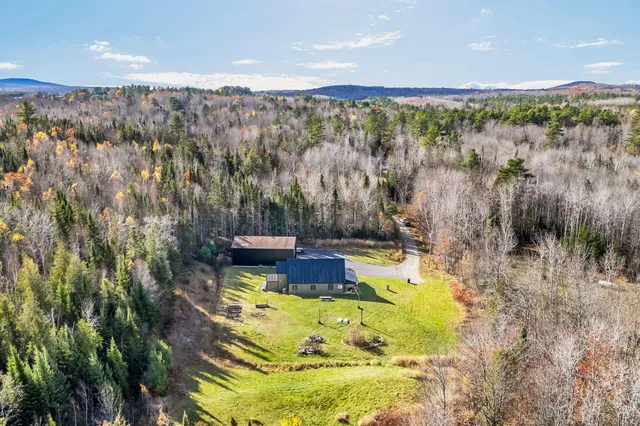 $649,000 | 33 Comikev Lane, Winterport, ME 04496