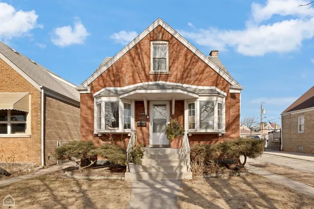 a view of a house with sitting area