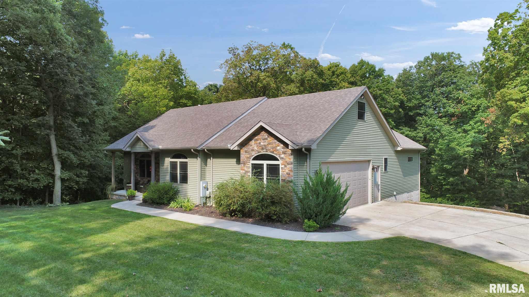 181 East Alconbury Road Metamora, IL 61548 - Photo 1 of 42 Gallery Image 1