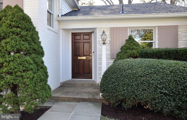 $1,125,000 | 5614 Namakagan Road, Bethesda, MD 20816