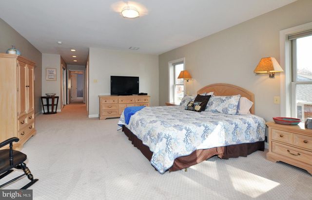 $1,125,000 | 5614 Namakagan Road, Bethesda, MD 20816