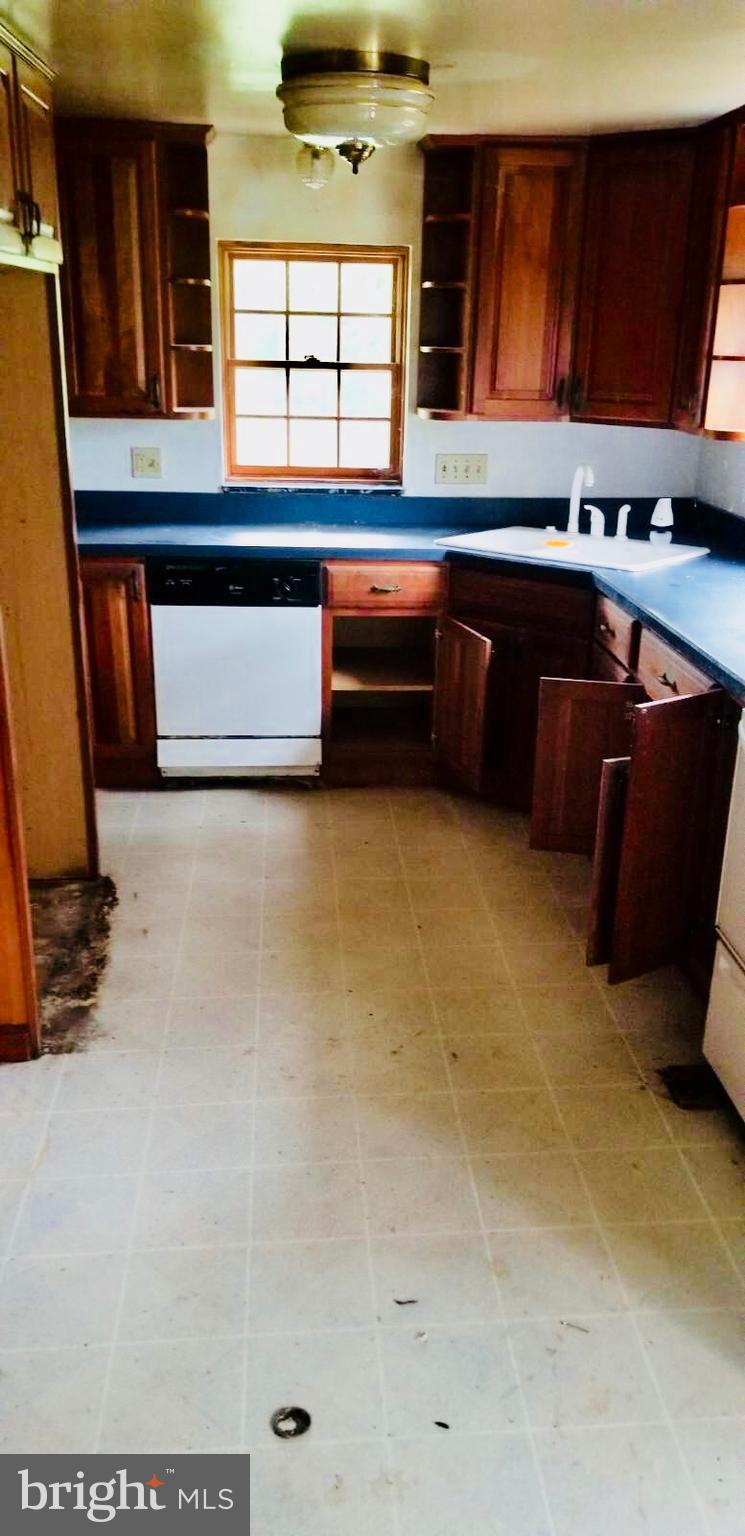9018 Walter Martz Road Frederick, MD 21702 - Photo 3 of 20 Kitchen
