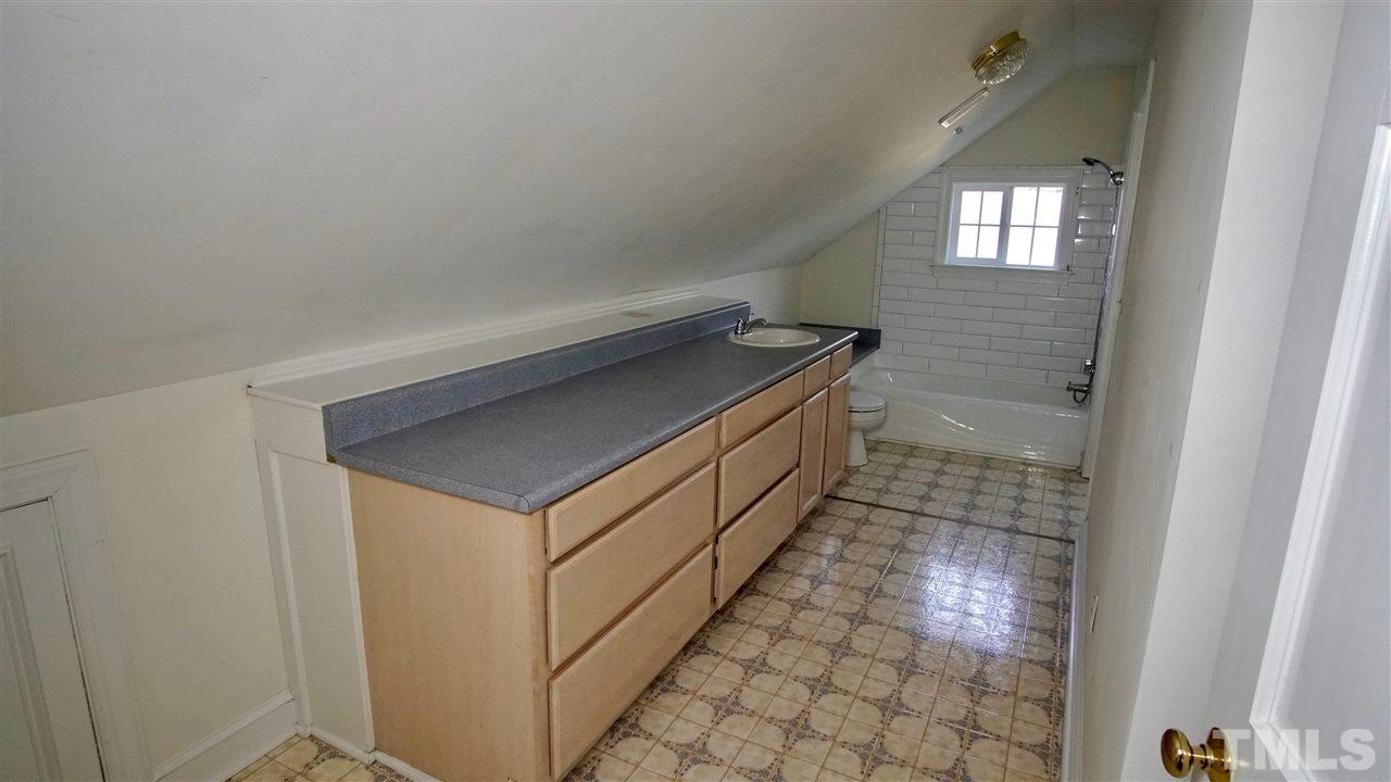 1512 Green Street Raleigh, NC 27603 - Photo 15 of 30