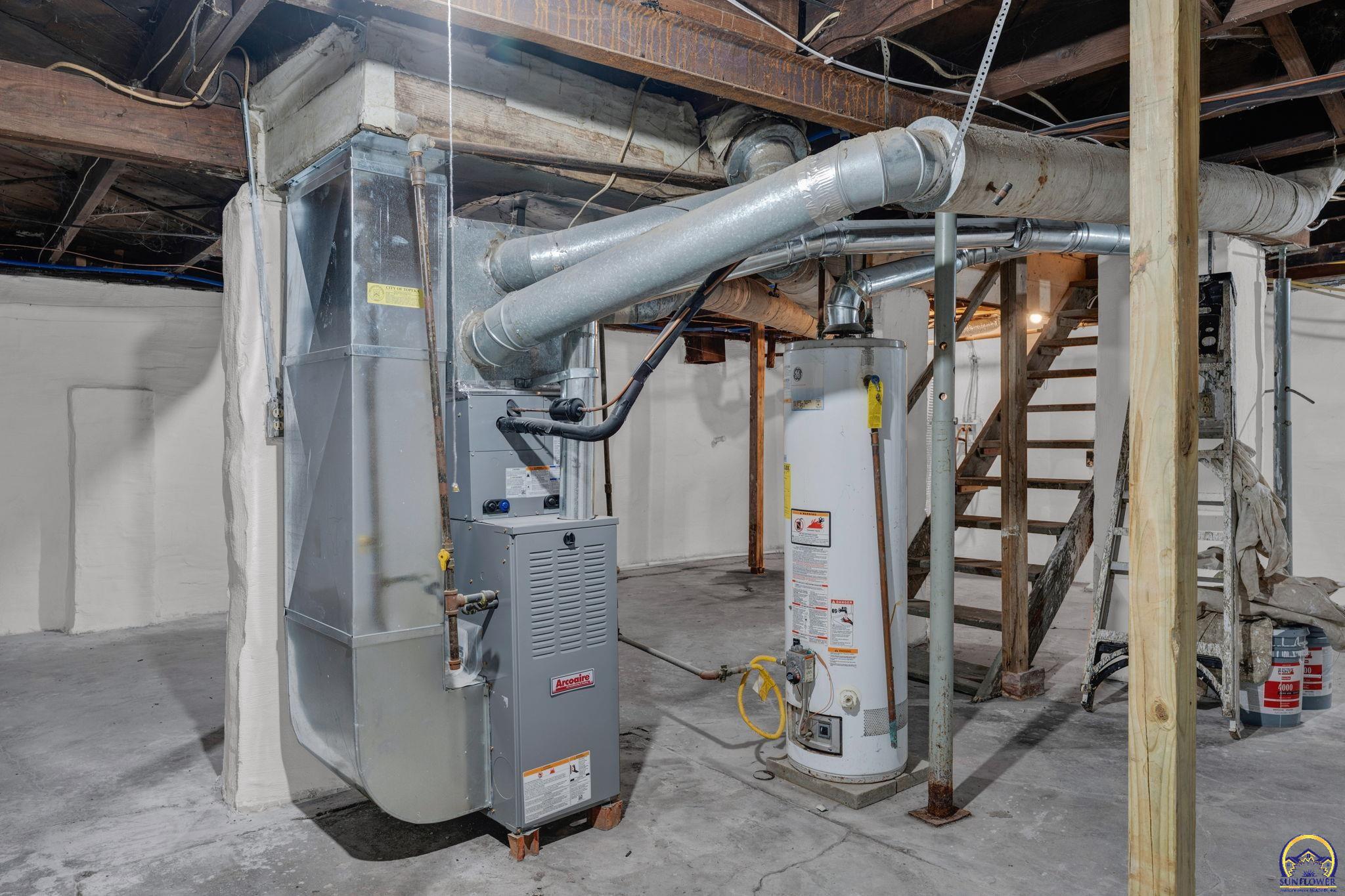 2016 Southwest 12th Street Topeka, KS 66604 - Photo 19 of 22