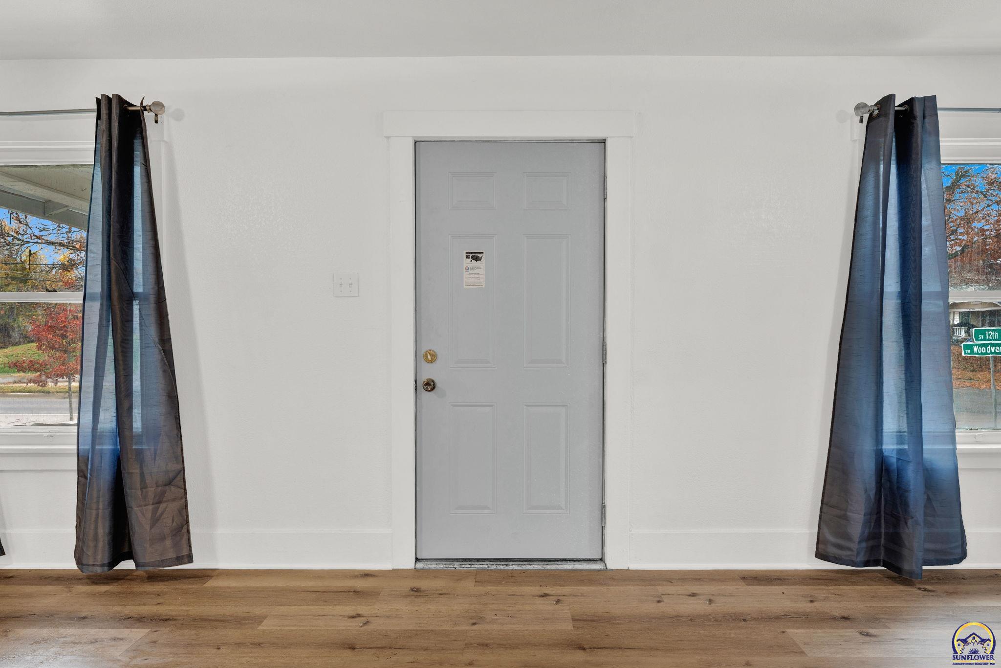 2016 Southwest 12th Street Topeka, KS 66604 - Photo 4 of 22