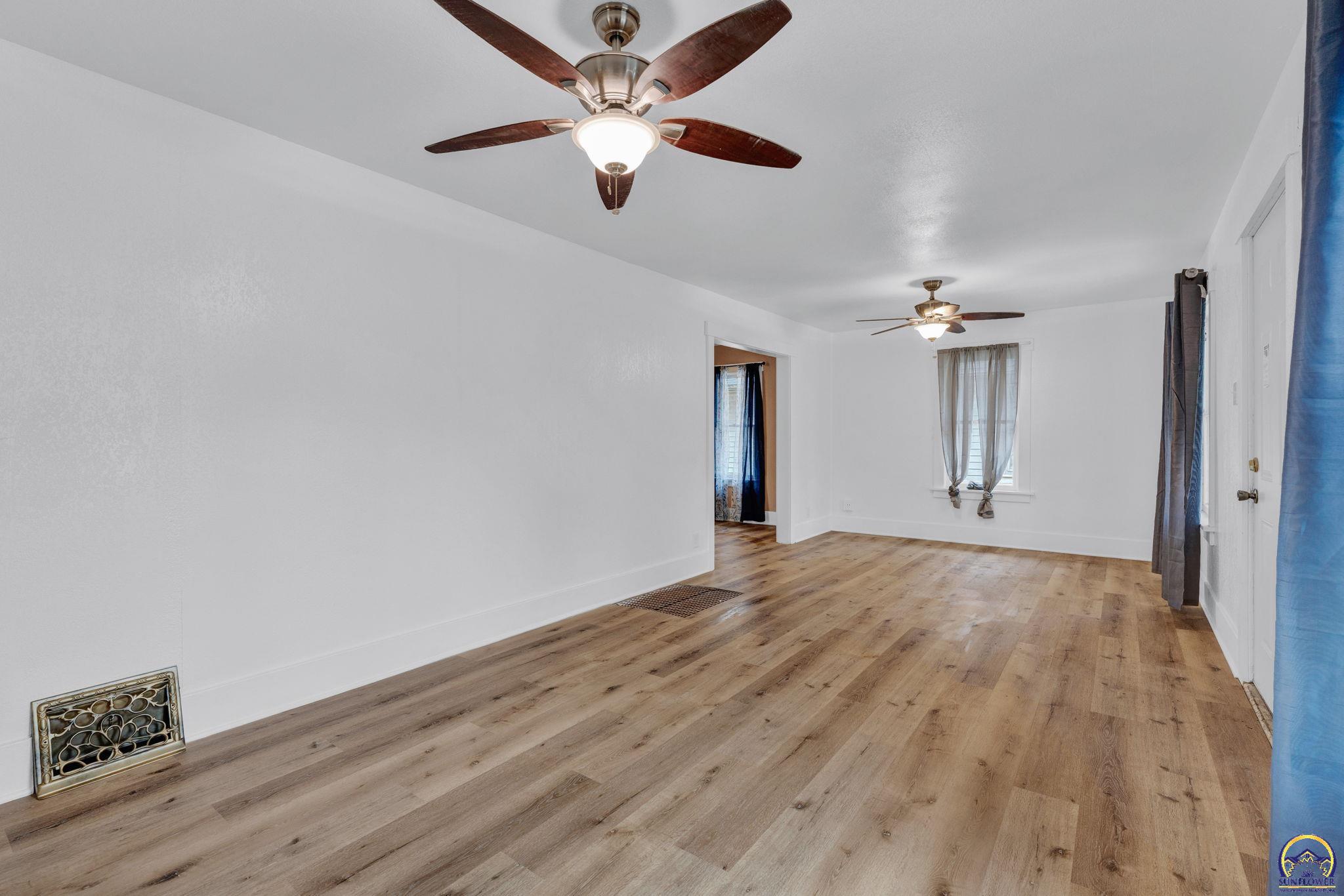 2016 Southwest 12th Street Topeka, KS 66604 - Photo 7 of 22