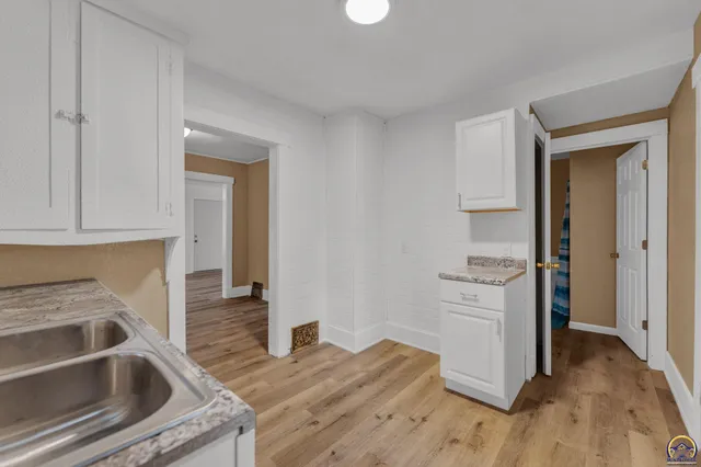 $120,000 | 2016 Southwest 12th Street, Topeka, KS 66604