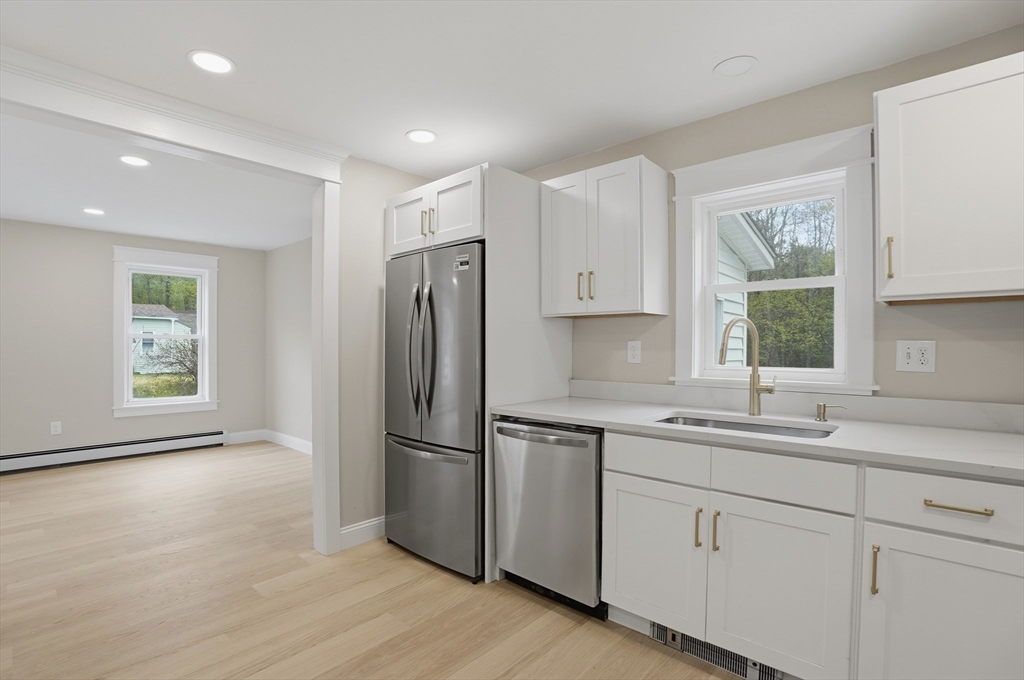 5 Russell Avenue Ashburnham, MA 01430 - Photo 15 of 33