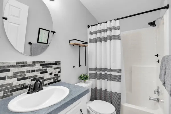 $4,200 | 511 Ave D, Unit 2, Key West, FL 33040