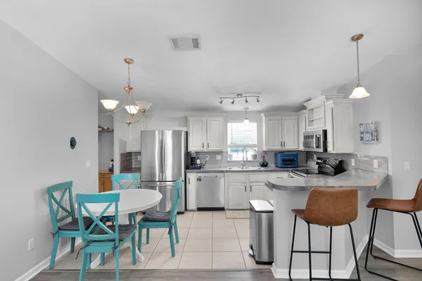 $4,200 | 511 Ave D, Unit 2, Key West, FL 33040