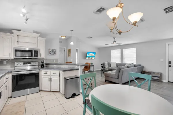 $4,200 | 511 Ave D, Unit 2, Key West, FL 33040