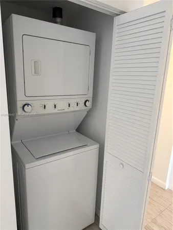 $2,199 | 1801 Southwest 32nd Avenue, Unit 501, Miami, FL 33145