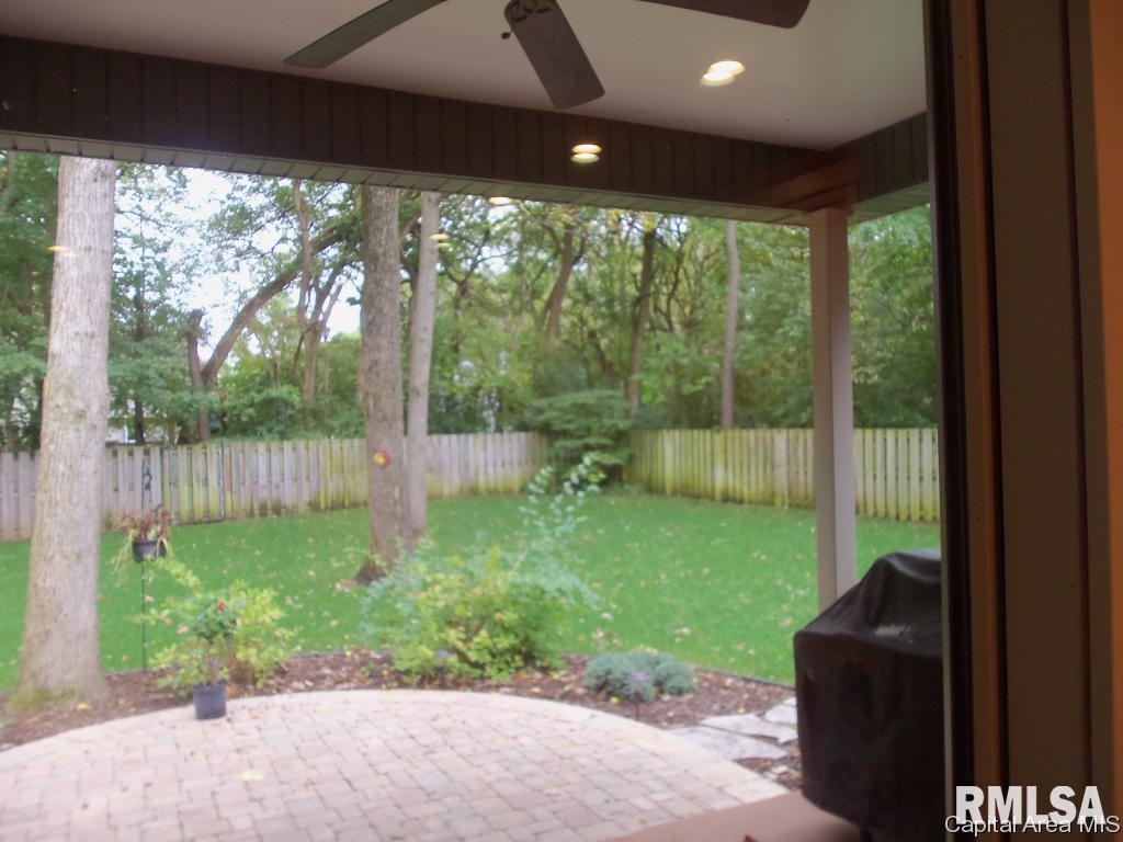 620 Poinsettia Place Springfield, IL 62711 - Photo 13 of 17 Gallery Image 13