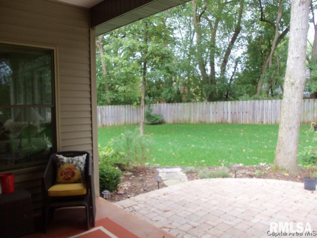 620 Poinsettia Place Springfield, IL 62711 - Photo 14 of 17 Gallery Image 14