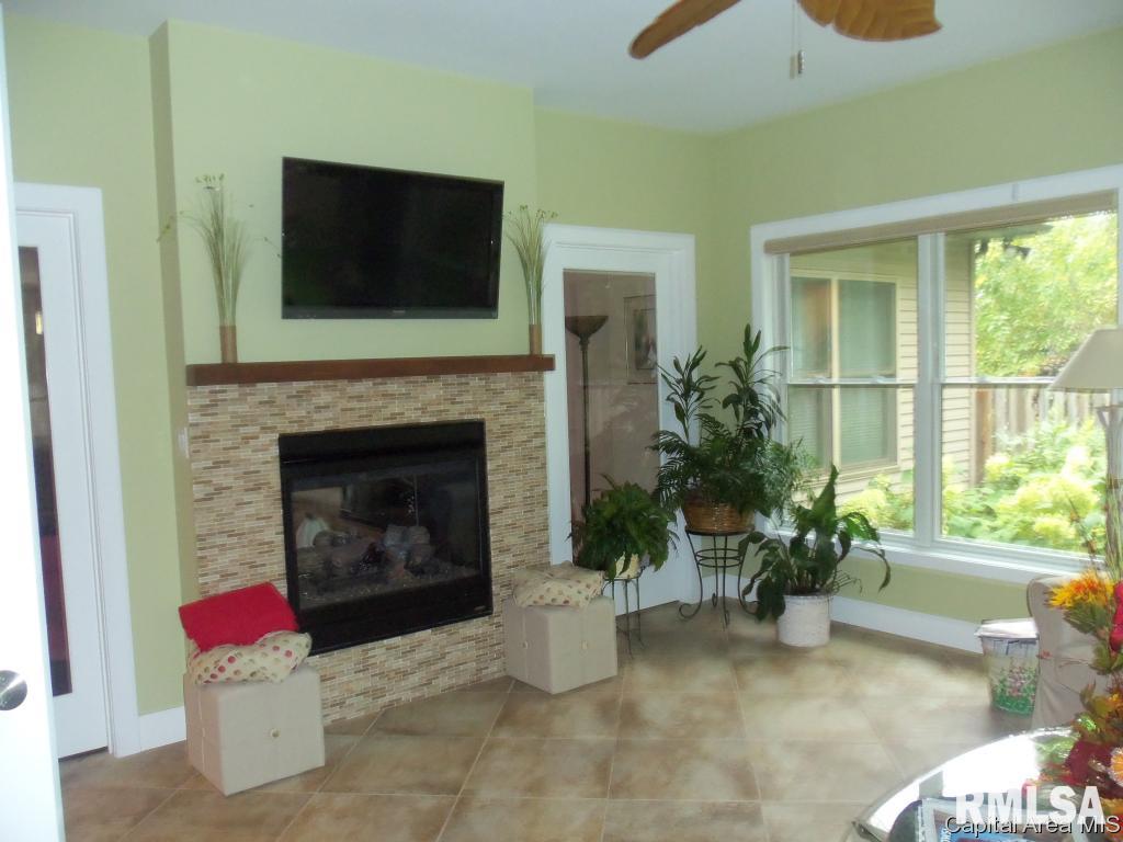 620 Poinsettia Place Springfield, IL 62711 - Photo 7 of 17 Gallery Image 7