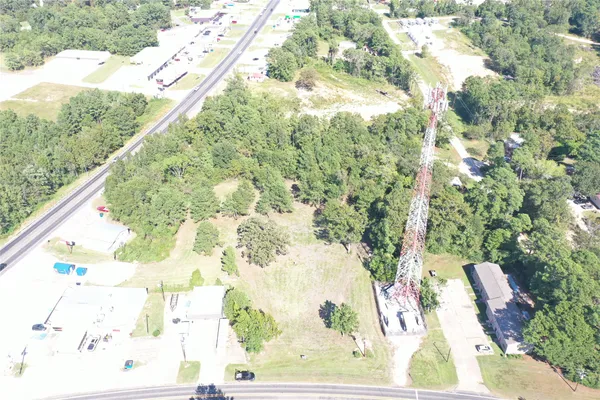 a view of a yard with an outdoor space