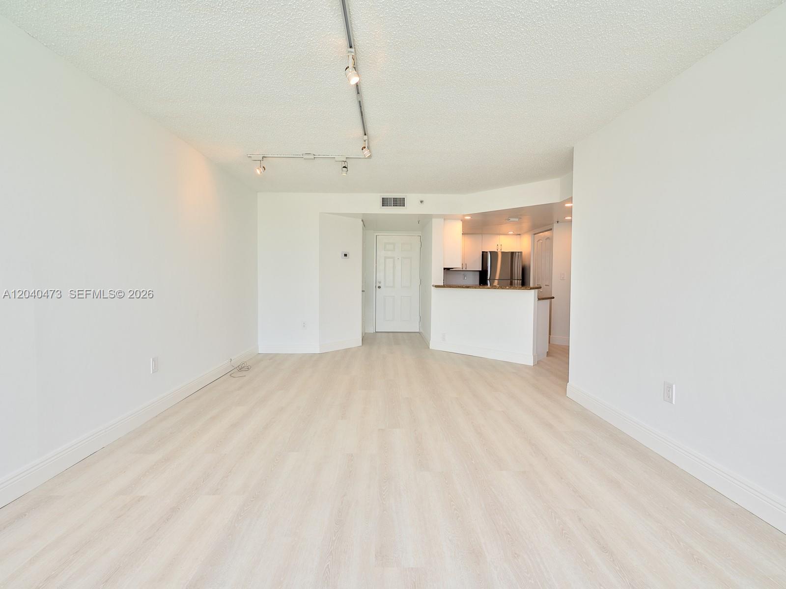 2351 Douglas Road, Unit 910 Miami, FL 33145 - Photo 4 of 23