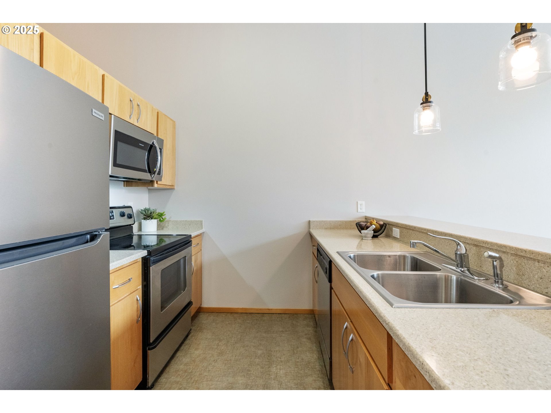 1125 Northwest 9th Avenue, Unit 526 Portland, OR 97209 - Photo 9 of 22