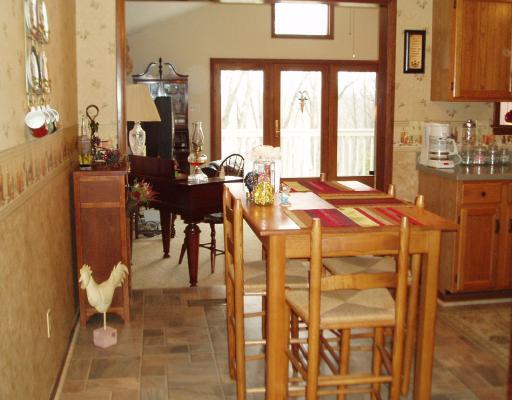 253 Wagner Road Evans City, PA 16033 - Photo 3 of 12 Kitchen. Breakfast area