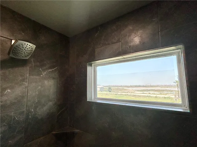 a view of empty room with window