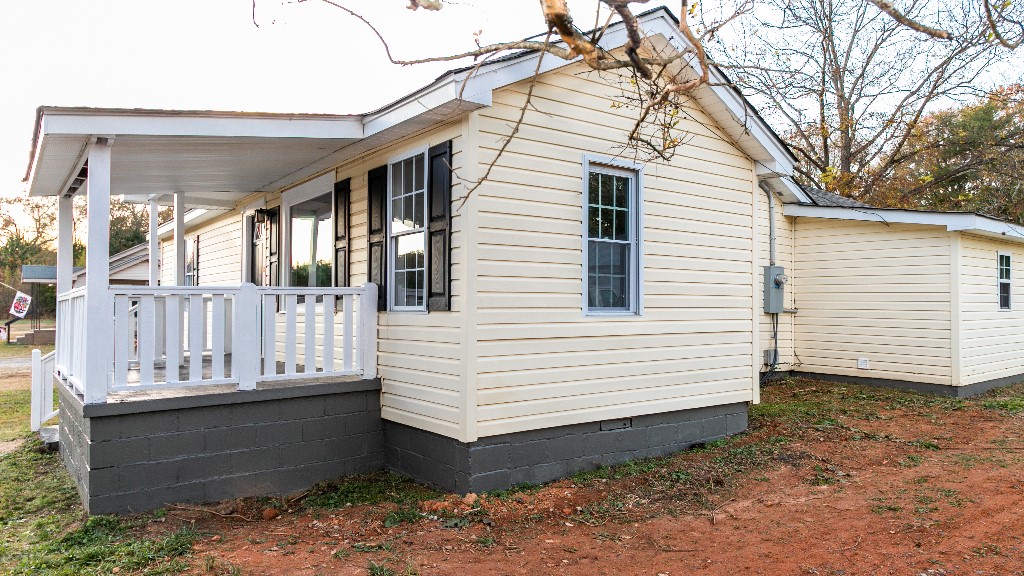 44 Spring Street West Pelzer, SC 29669 - Photo 4 of 22