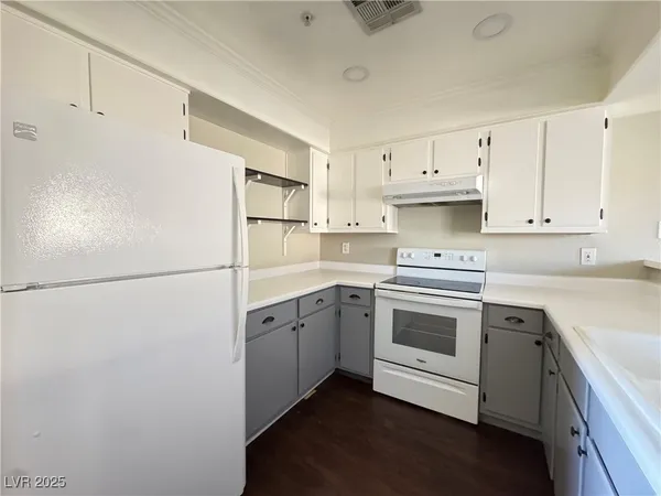 $152,000 | 2020 Mesquite Lane, Unit 205, Laughlin, NV 89029