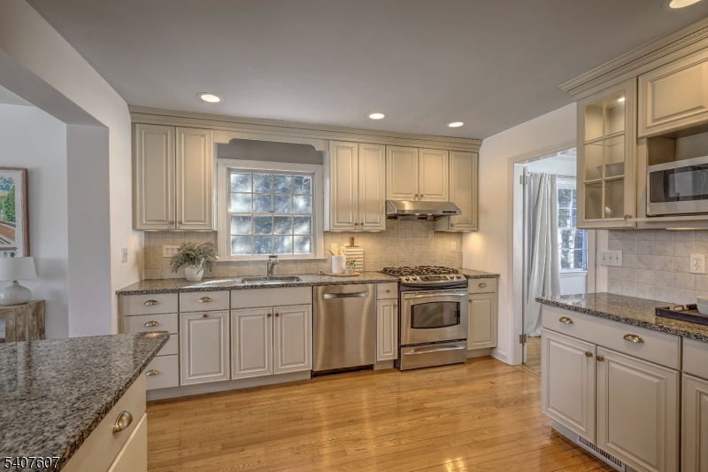 11 Armstrong Road Morristown, NJ 07960 - Photo 8 of 27