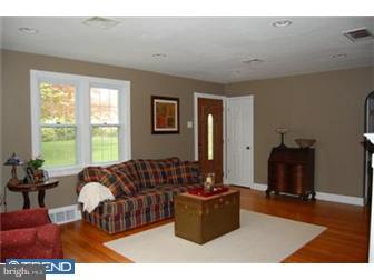 3110 Mill Road Norristown, PA 19403 - Photo 6 of 12 Living Room