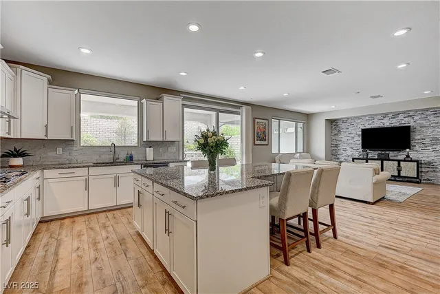 $4,000 | 339 Rezzo Street, Las Vegas, NV 89138